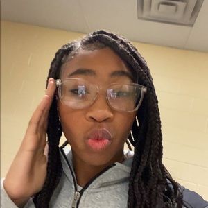 Meet your Posher, Shannon